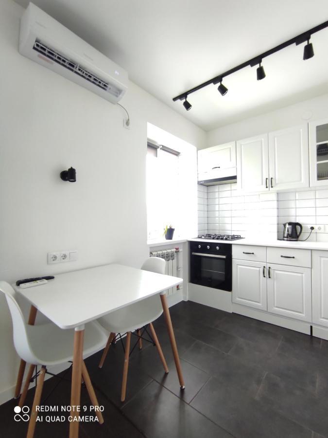 White Apartment Poltava Eksteriør billede
